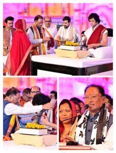 *प्रभु श्रीराम कथा में श्रद्धाभाव से शामिल हुए मुख्यमंत्री श्री विष्णुदेव साय, परम पूजनीय संत चिन्मयानंद बापूजी के श्रीमुख से श्रीराम कथा का हो रहा दिव्य एवं भावपूर्ण वाचन…*