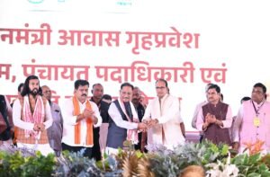सक्ती में विकास और सशक्तिकरण का नया अध्याय: 2 लाख परिवारों ने किया पक्के घरों में गृह प्रवेश, जेठा में केंद्रीय मंत्री शिवराज सिंह चौहान की मौजूदगी में हुआ भव्य आयोजन, लखपति दीदियों एवं पंचायत प्रतिनिधियों का सम्मान.